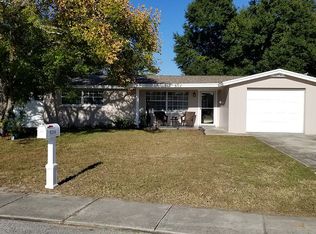 5240 School Rd, New Port Richey, FL 34653