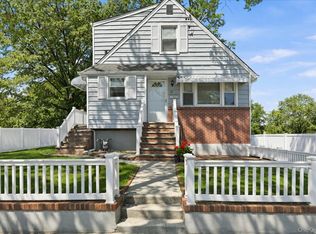 51 Hickory Rd, Port Washington, NY 11050