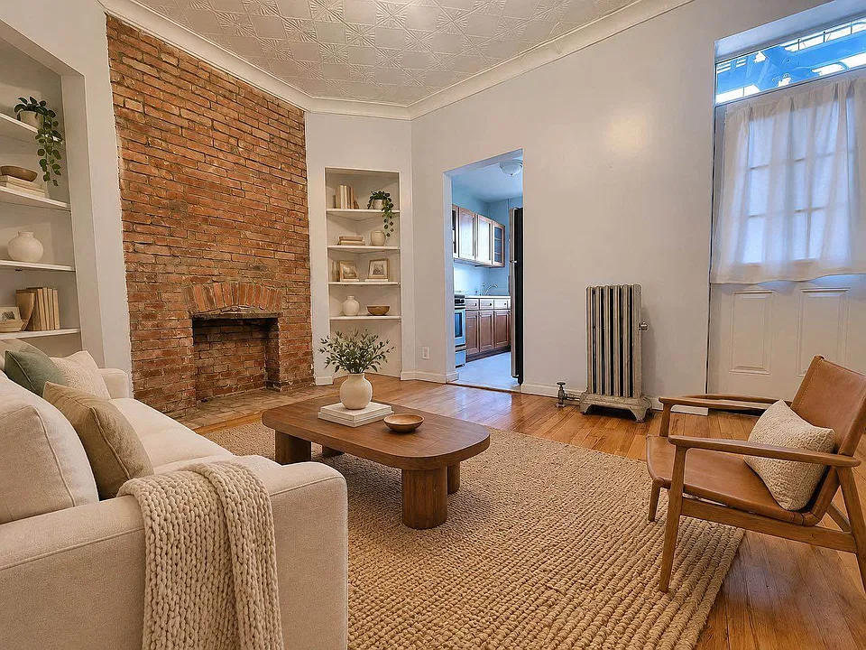 90 Clinton Ave #1L