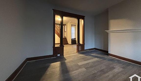 4th image of 536 W Somerville Ave