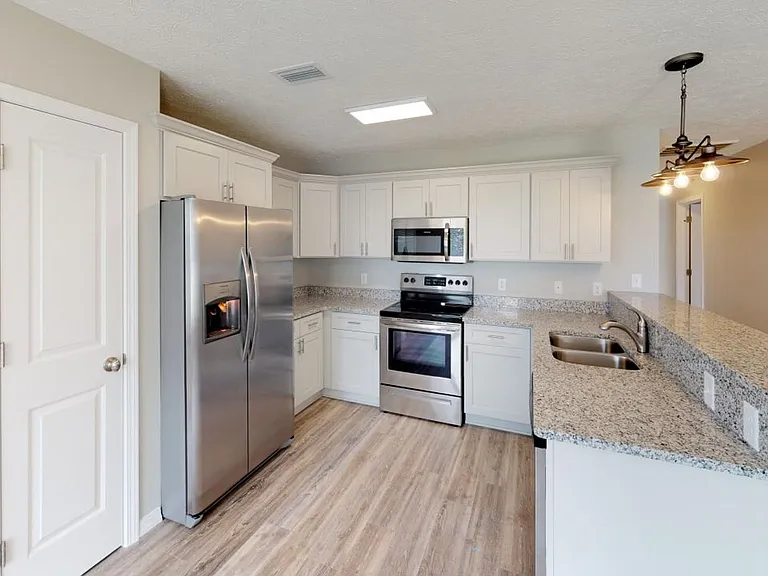 2301 N Anne Ave — Photo 11