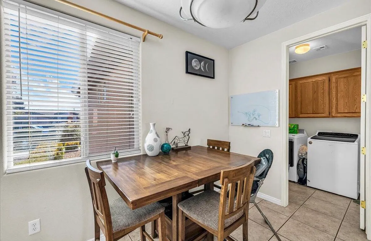 Building Photo - 3309 E Willow Springs Dr
