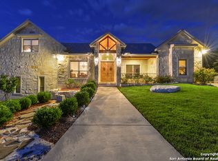 18632 Shadow Canyon Dr, Helotes, TX 78023