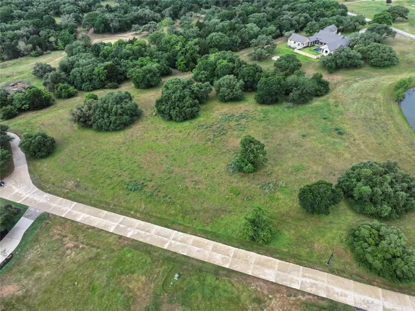 114 Red Stag Ln, Columbus, TX 78934