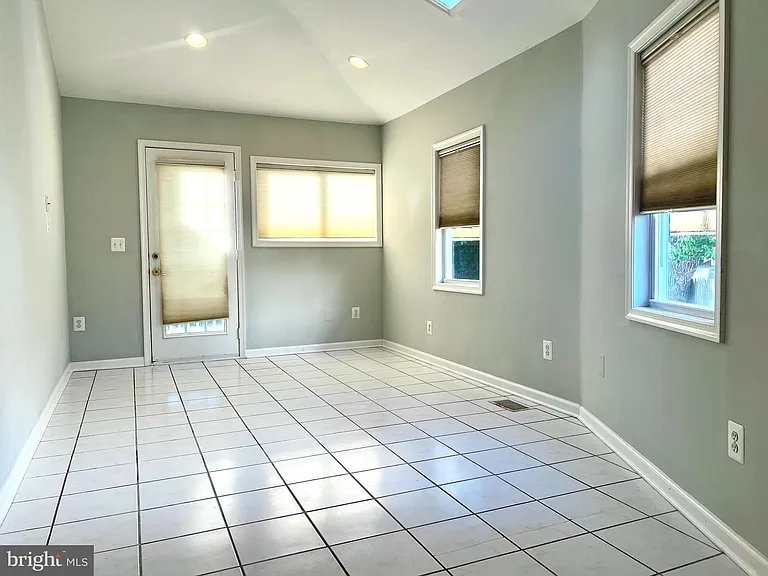 7208 Tyler Ave — Photo 17