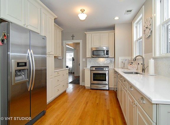 5th image of 626 N Elmwood Ave