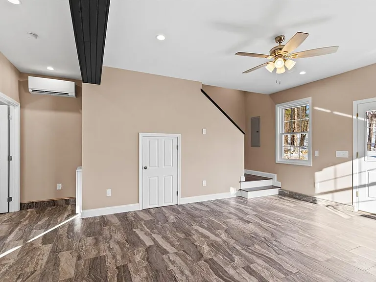 6 Latchkey Ln — Photo 15