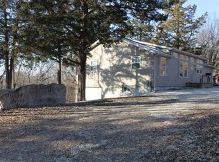 10504 Ferry Rd, Boonville, MO 65233