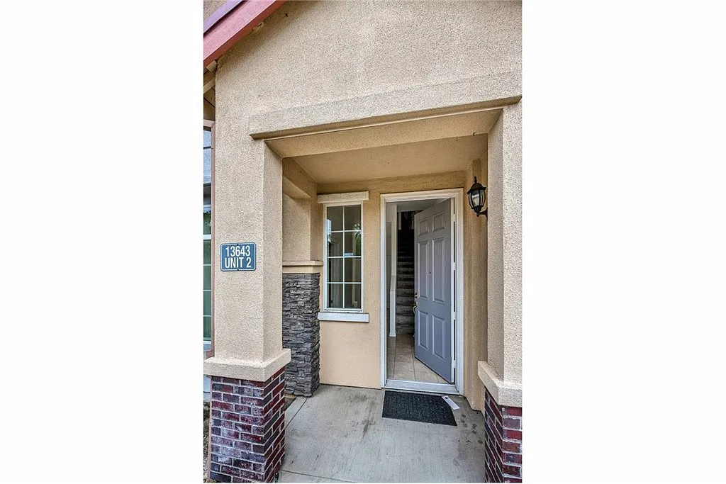 Building Photo - 13643 Foster Ave #2