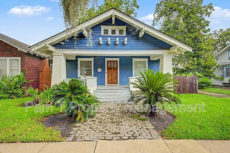 3 bed, 2.0 bath, 2037 sqft, $2,999 — Photo 1