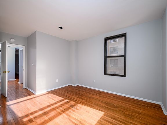5th image of 50 Glenwood Ave APT 501