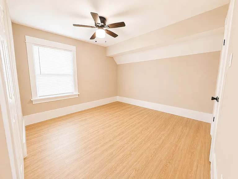 1207 E 55th St #1 — Photo 9