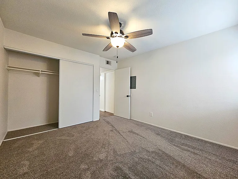 Palm Villas Apartments — Photo 16