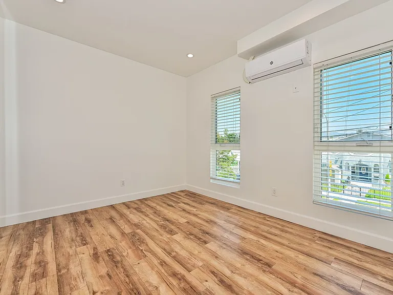 Serrano Place — Photo 18