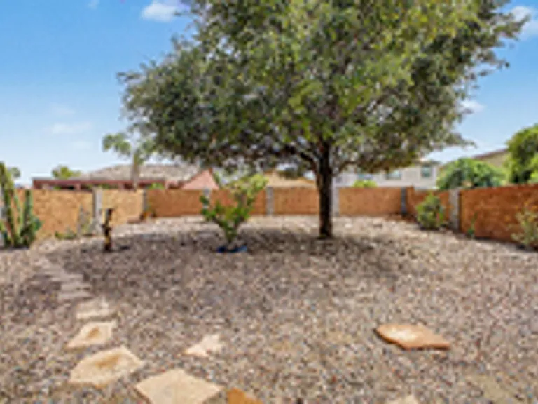 4947 E Odessa Dr — Photo 22