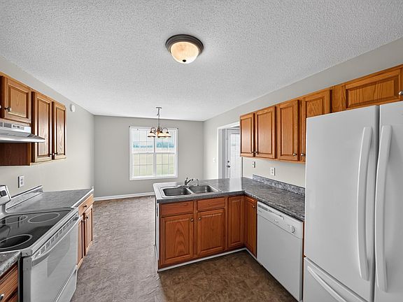 4th image of 64 Jewel Ln