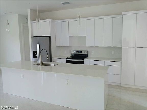 5th image of 814 5th Ave