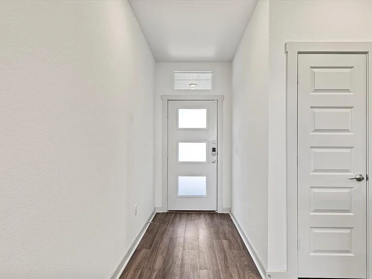 7704 Jacobean Way — Photo 5
