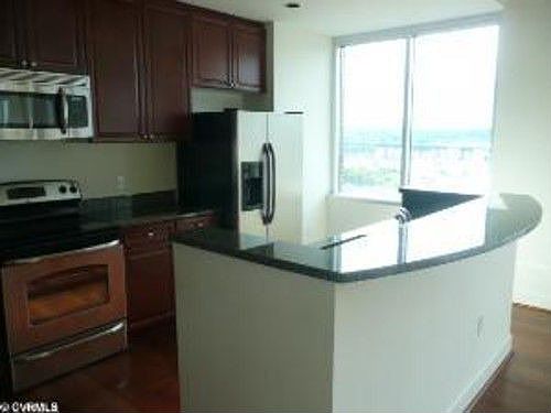 5th image of 301 Virginia St Unit 1403