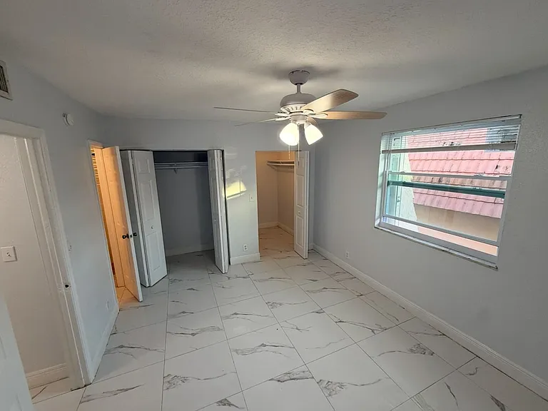 1651 SW 40th Ter #A — Photo 6