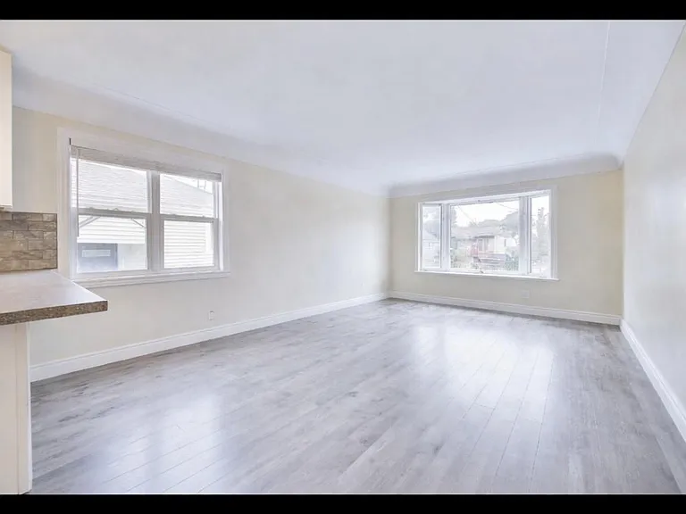 259 Sanders St — Photo 3