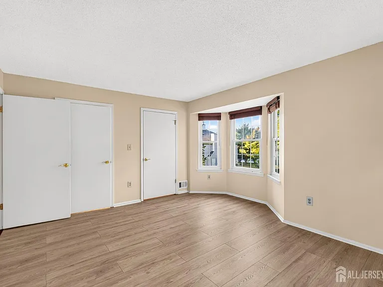 4006 Crawford Ct — Photo 11
