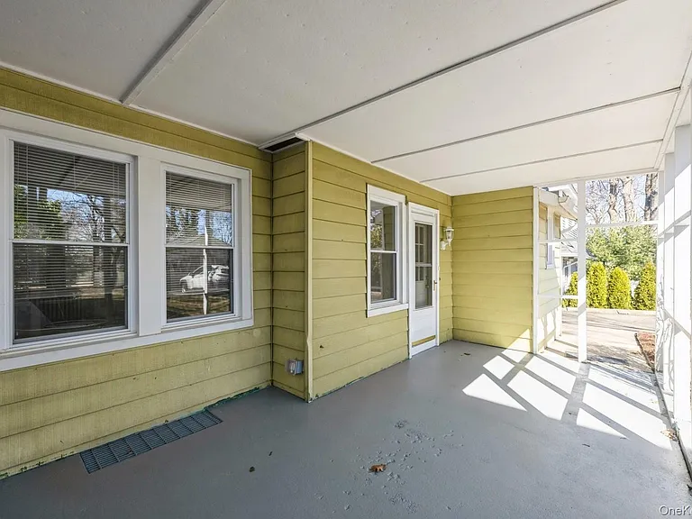 130 Soundview Rd — Photo 25