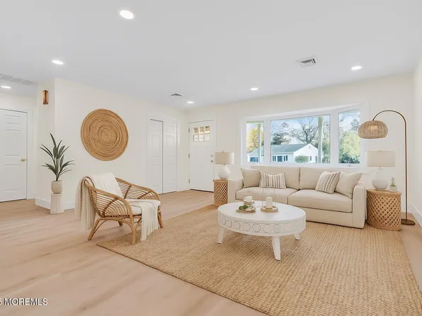 83 Eton Road, Toms River, NJ 08757