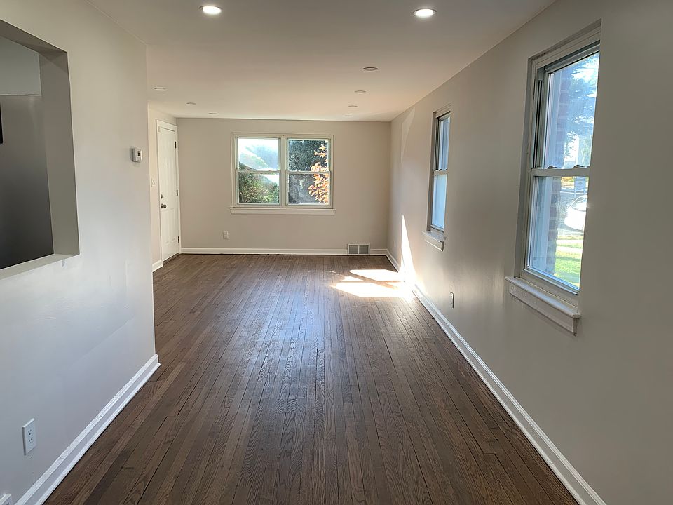 living room/dining room