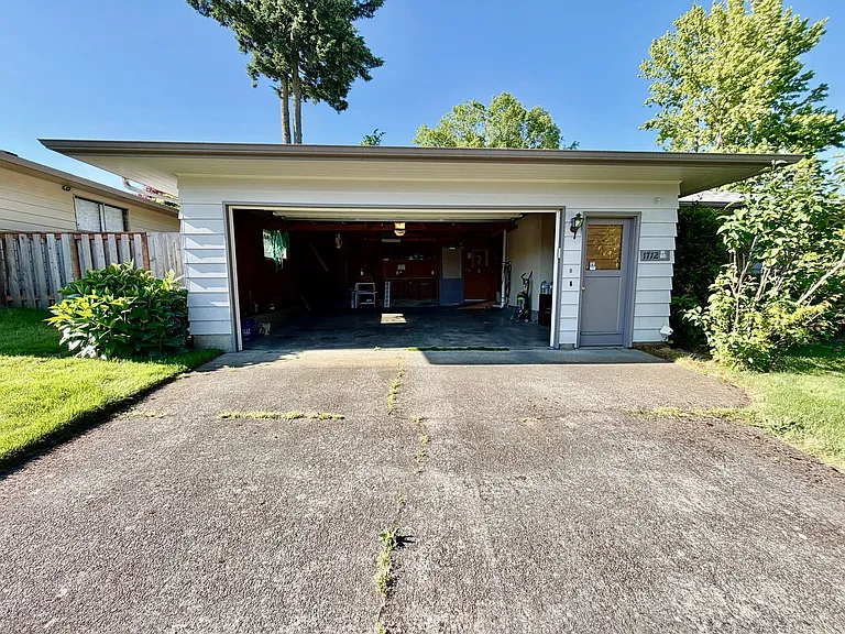 1712 SE 104th Ave — Photo 57