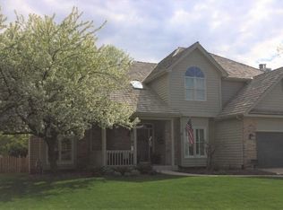 2850 Breckenridge Cir, Aurora, IL 60504