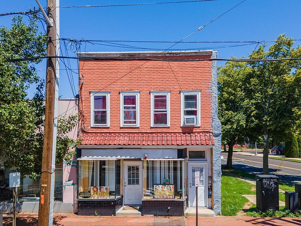 1st image of 37 E Broad St