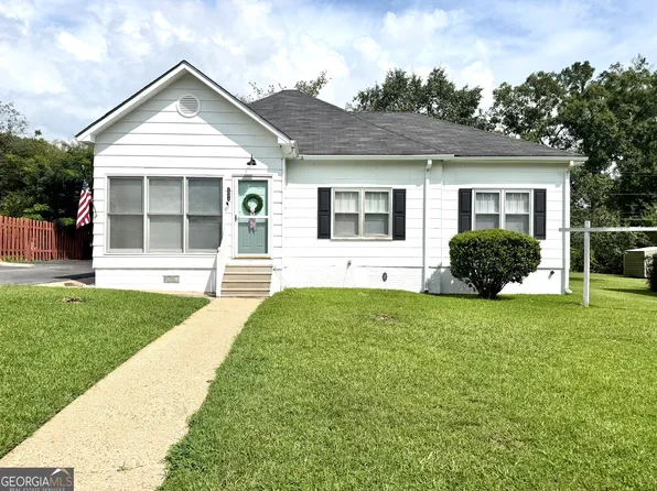 2004 32nd St, Valley, AL 36854