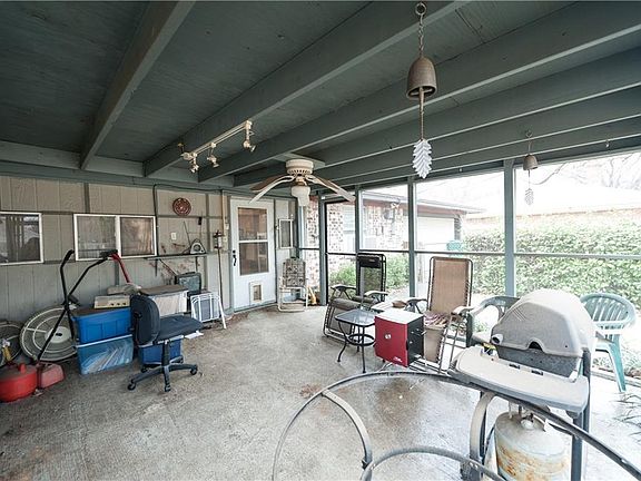 4th image of 2504 Wellington Dr