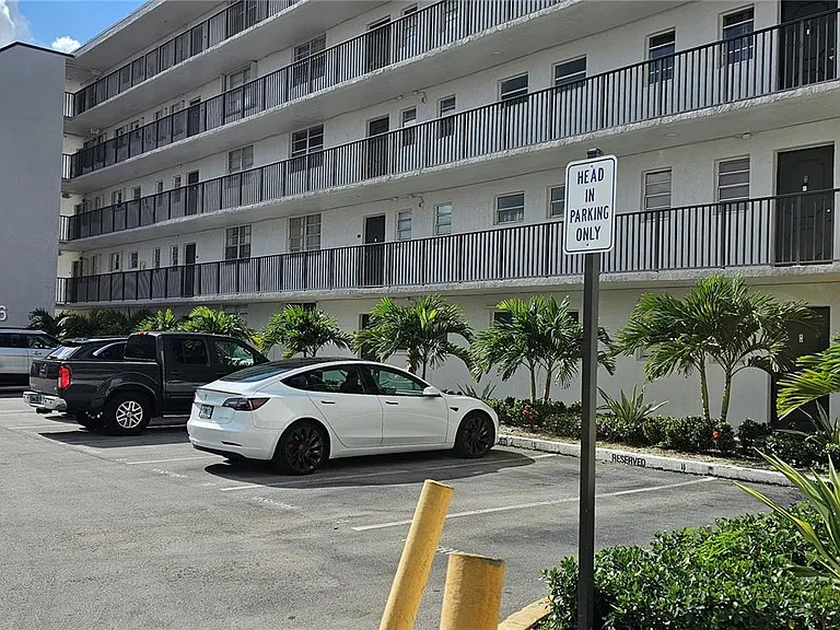 14170 SW 84th St #402-F — Photo 2