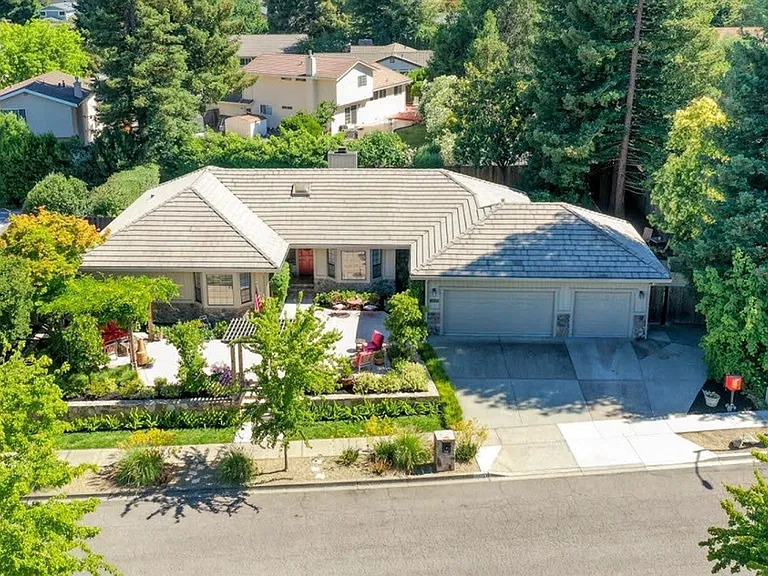 3489 Westminster Way — Photo 1