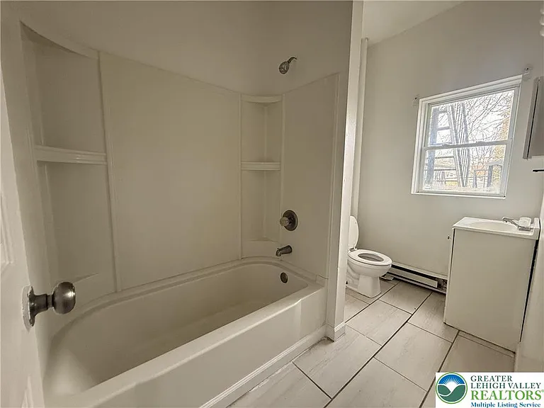 425 W Liberty St #2 — Photo 5