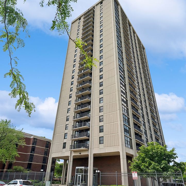 1st image of 3001 S Michigan Ave #1904