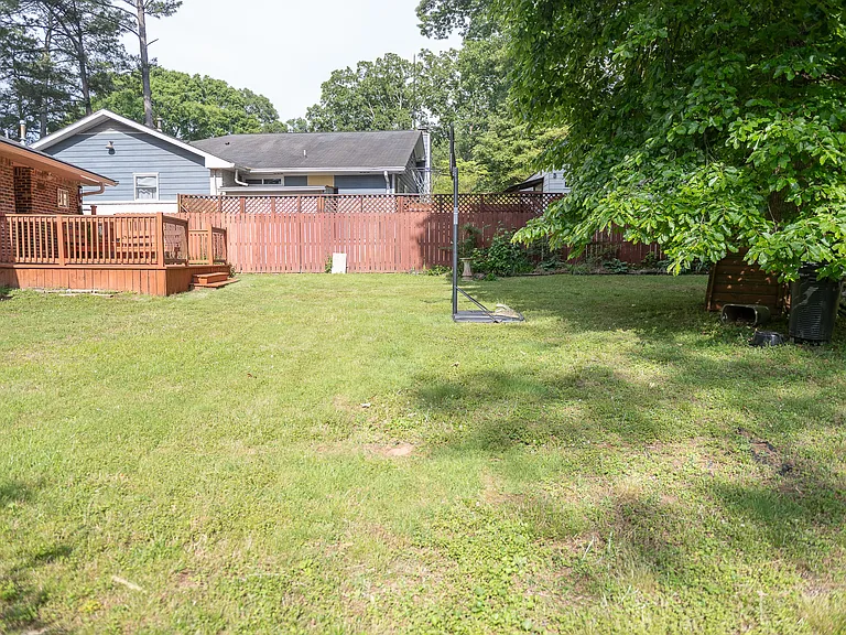 2945 Harcourt Dr — Photo 24