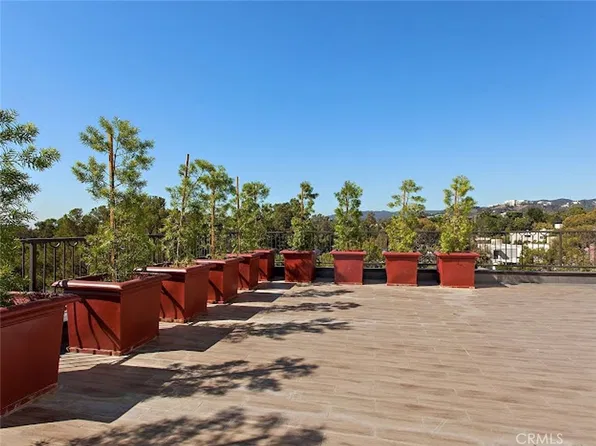 610 Levering Ave APT 403, Los Angeles, CA 90024