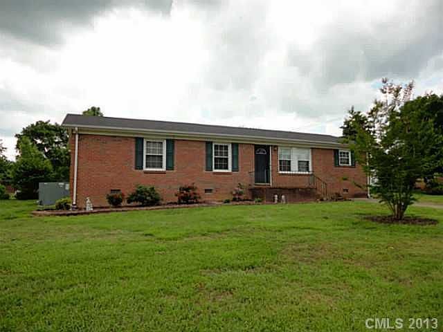 1st image of 4013 Windwood Dr