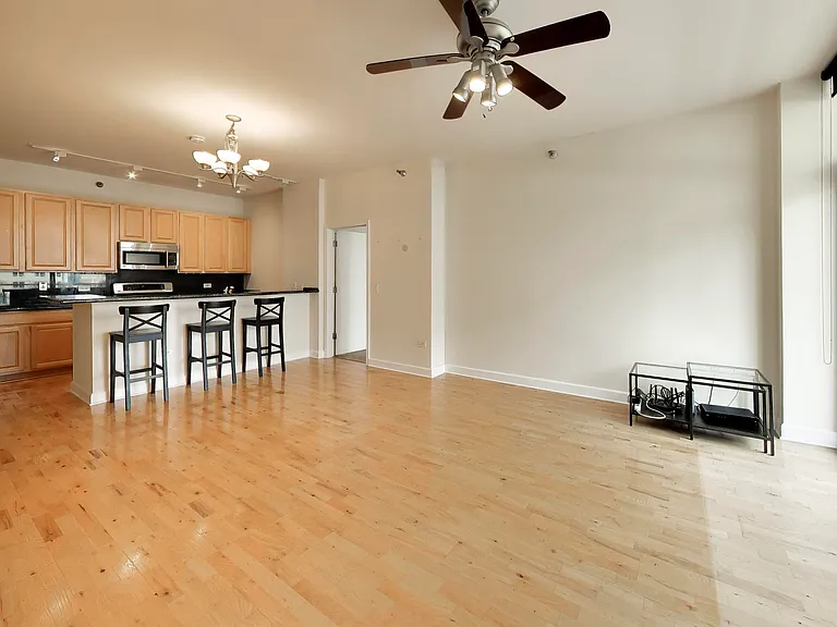 1322 S Prairie Ave #607 — Photo 5