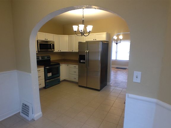 5th image of 1508 Akin Dr