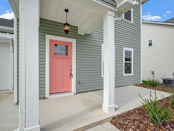 4th image of 544 Burgundy Drive