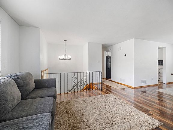 3rd image of 1410 Schauffler Dr