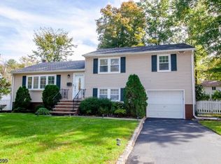 36 Swan Rd, Livingston, NJ 07039