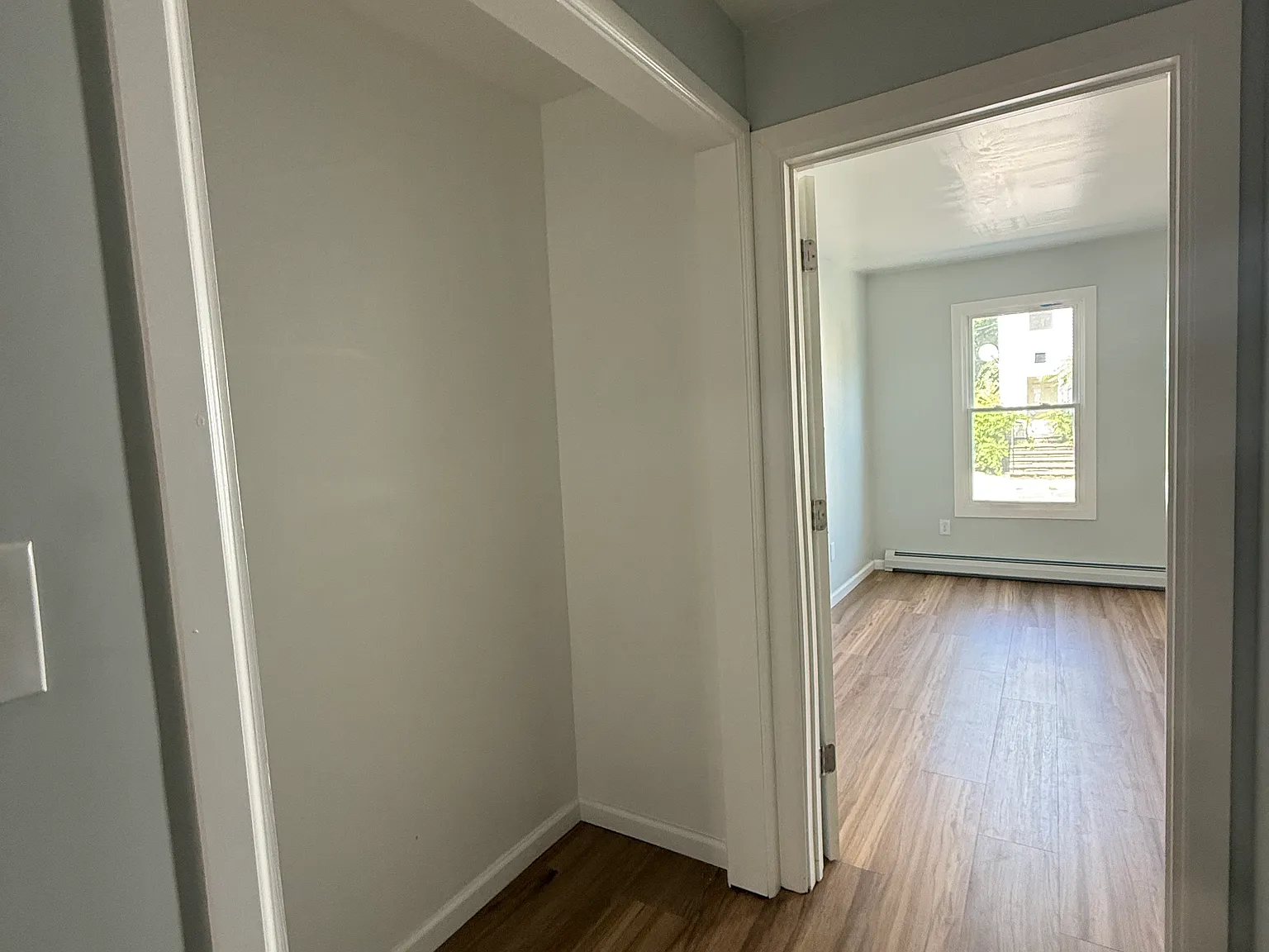 3 bed, 900 sqft, $1,850 — Photo 4