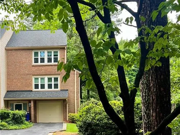 2101 Cobble Ln, Atlanta, GA 30338