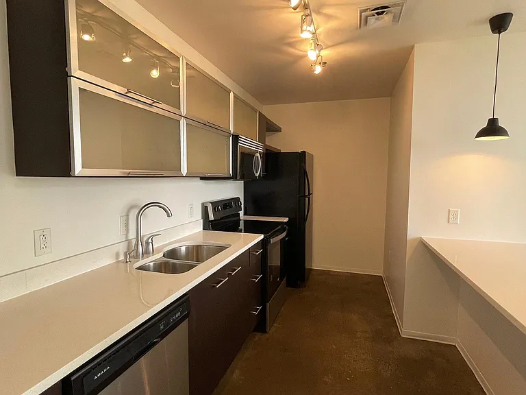 2115 Yeaman Pl #426 — Photo 4