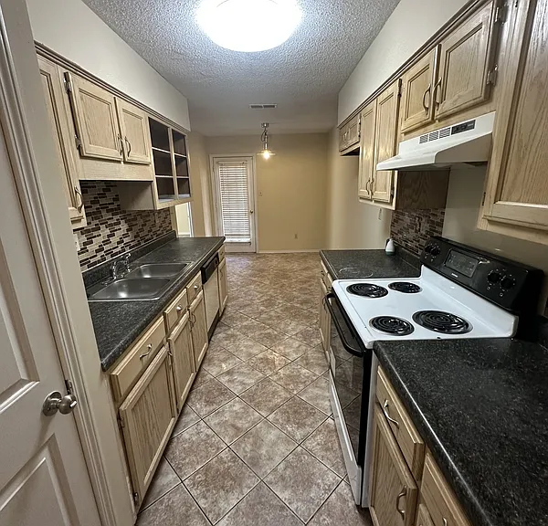 1706 Sorghum Mill Dr — Photo 3